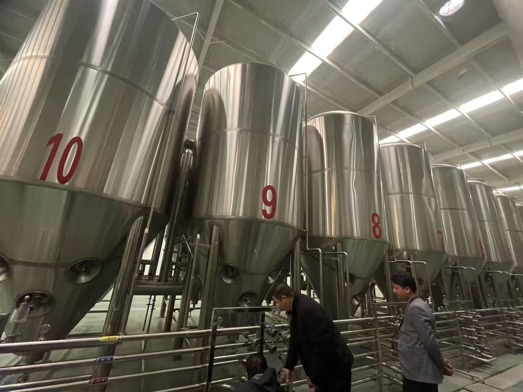 十堰精酿啤酒设备厂—平面布置、设备设计、制造、调试、培训等一条龙服务